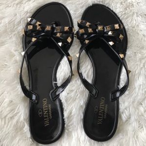 Black Rockstud Flip Flops
